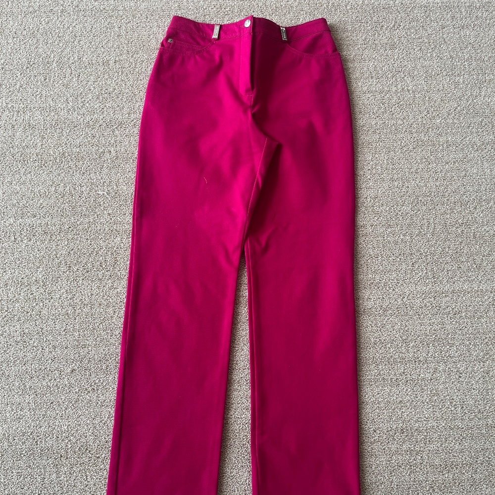 Beautiful magenta St John Sport straight leg pants. Zip fly, size 6